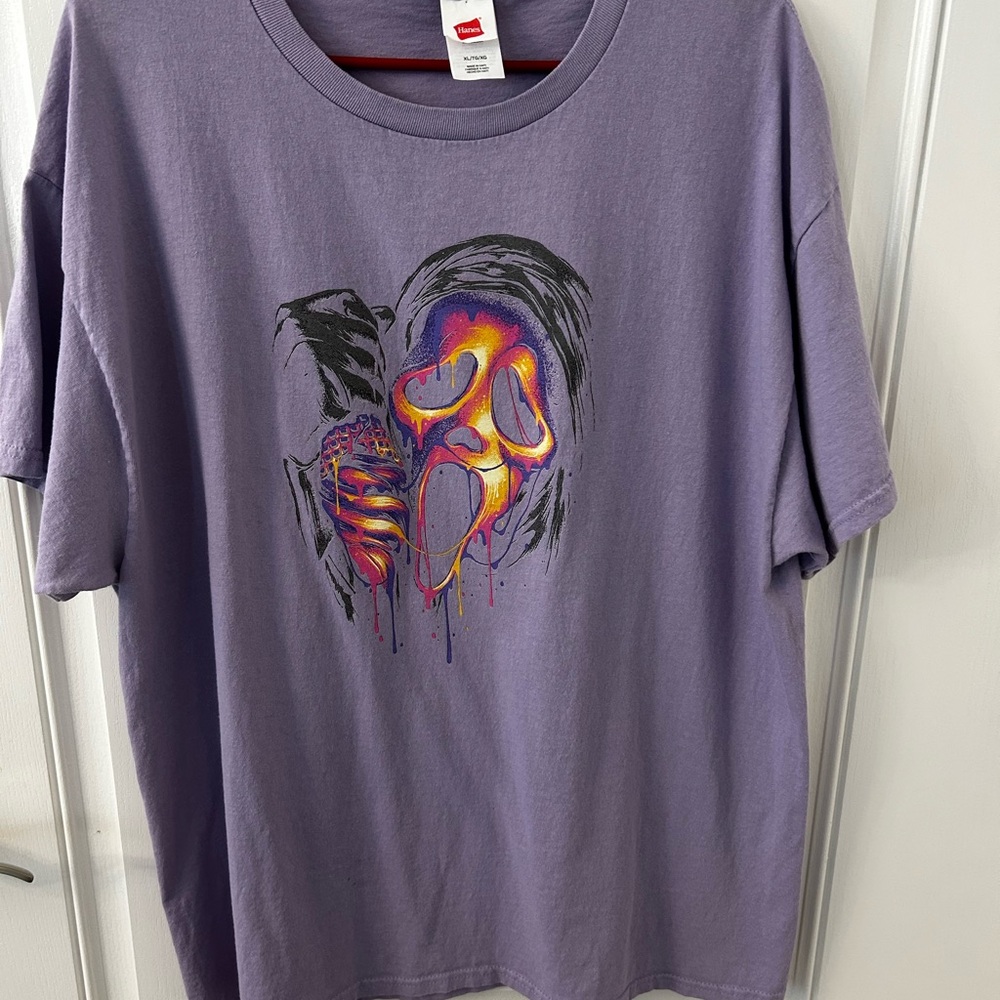 Women’s  XL melting ghost face Tee Scream vibe